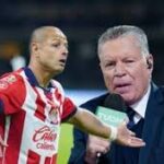 Polémica entre Ricardo Peláez y Chicharito