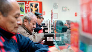 Adultos activos en el mercado laboral