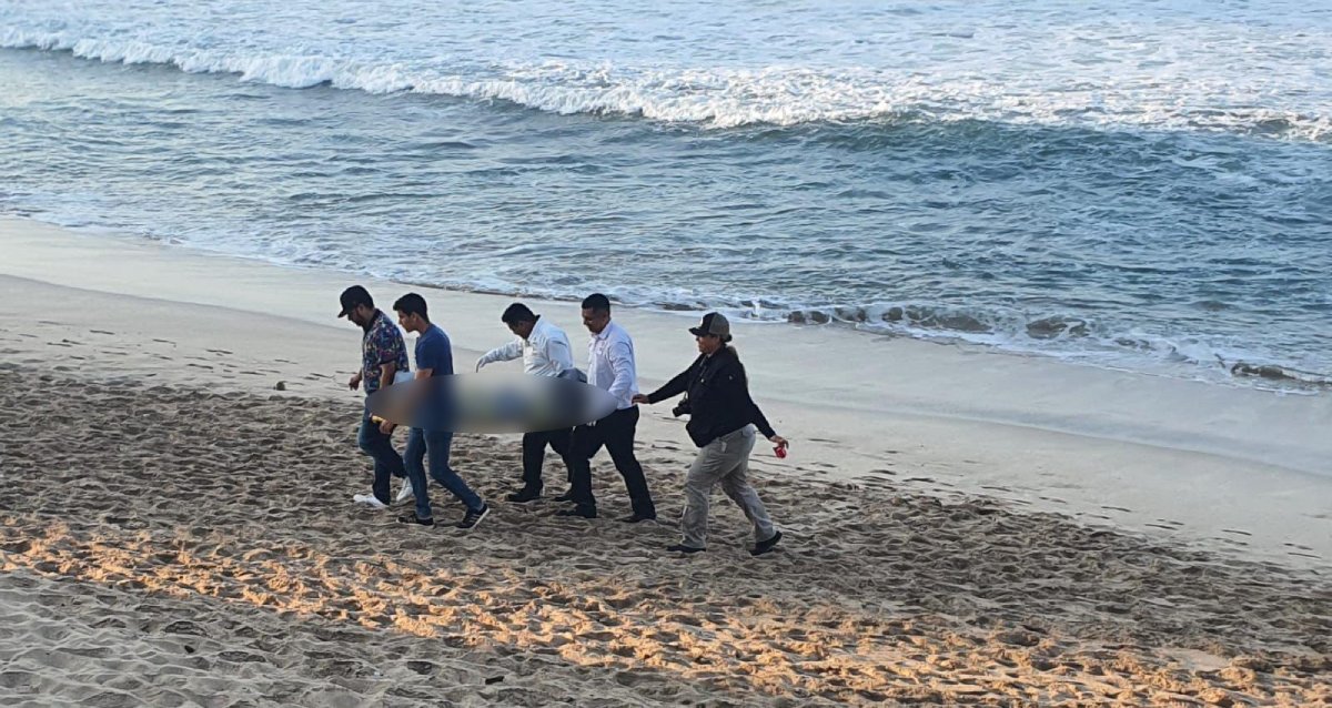 Cuerpo flotando en la playa de Mazatlán